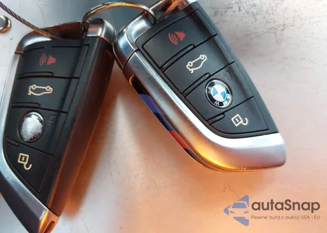 2015 BMW X5 M из США, поврежденный, VIN 5YMKT6C50F0C89202